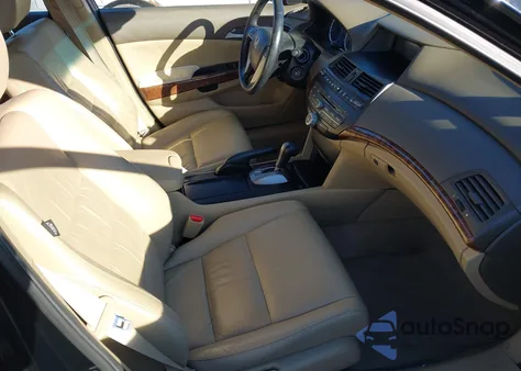 2010 Honda Accord 2.4 Ex-L from USA, damaged, VIN 1HGCP2F83AA138954